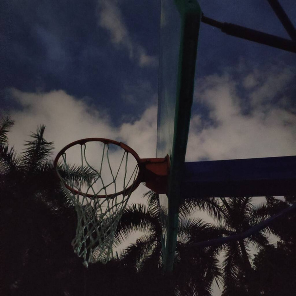 basketball hoop on the beach - Foto, afbeelding