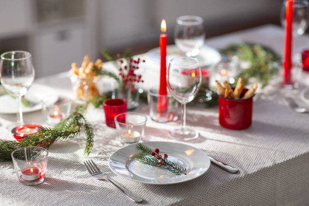 christmas dinner party table serving at home - Фото, зображення