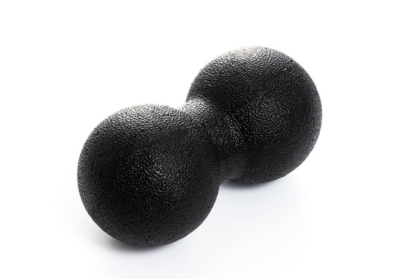 czarny podwójny masaż piłka zbliżenie do jogi na białym odizolowanym tle - Zdjęcie, obraz