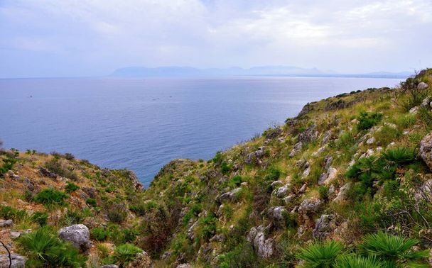 Panorama wybrzeża w rezerwacie Zingaro Sycylia Włochy - Zdjęcie, obraz
