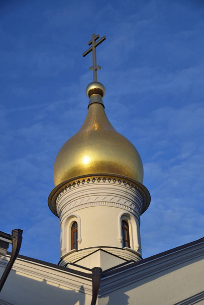 Dome of Temple of Kazan Icon of Mother of God in village Meshchersky, Moscow, Russia - Fotó, kép
