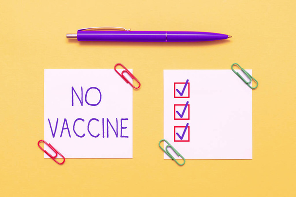 Handschriftliches Zeichen No Vaccine. Geschäftsidee ohne Immunität gegen eine oder mehrere Krankheiten Critical Thinking Finding Clues Beantwortung von Fragen Datenerhebung - Foto, Bild