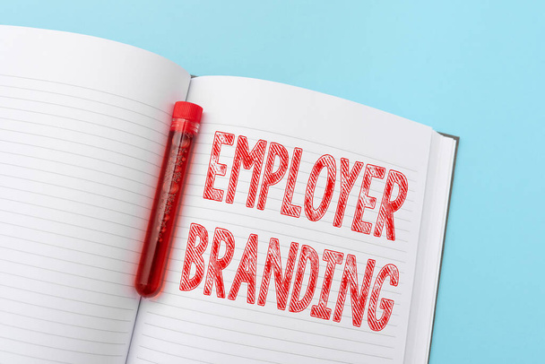 Handschriftliches Zeichen Employer Branding. Internet-Konzept fördert die Wahl des Arbeitgebers für die gewünschte Zielgruppe - Foto, Bild
