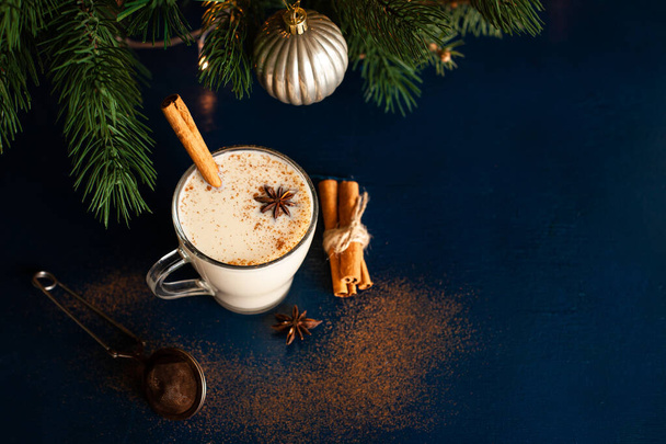 homemade traditional Christmas drink eggnog with spices and cinnamon. Winter holidays - Foto, Imagem