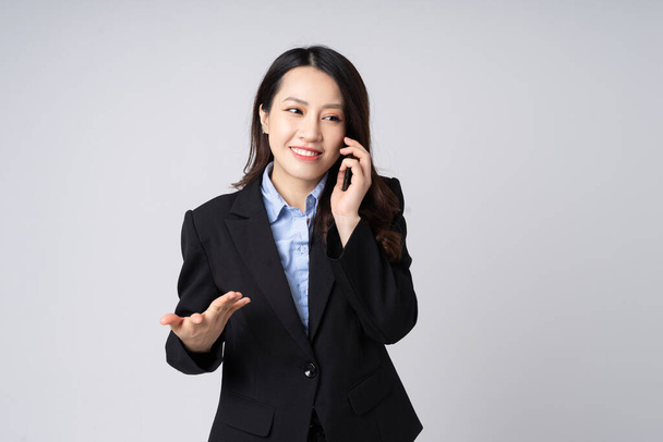 Asian businesswoman portrait, isolated on white background - Valokuva, kuva