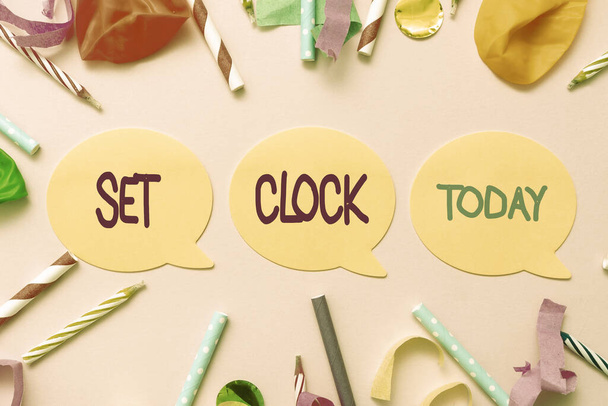 Inspiracja pokazująca znak Set Clock. Pomysł na biznes umieścić go we właściwym czasie lub zmienić czas zegara na późniejszy czas Kolorowe kolekcje Party Flashy Celebration Stuff Birthday Festival Kit - Zdjęcie, obraz