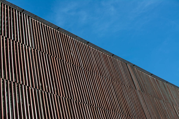wood lath wall  with blue sky - Fotoğraf, Görsel