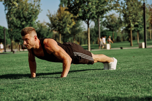 sports man workout party crossfit lifestyle nature - Foto, Imagen