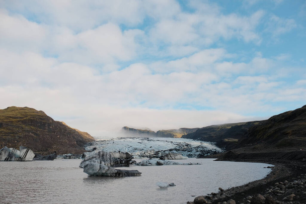 A chilling view of the Solheimajokull glacier in Iceland - Φωτογραφία, εικόνα