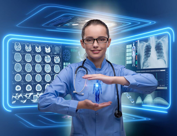 Doctora en concepto médico futurista - Foto, imagen