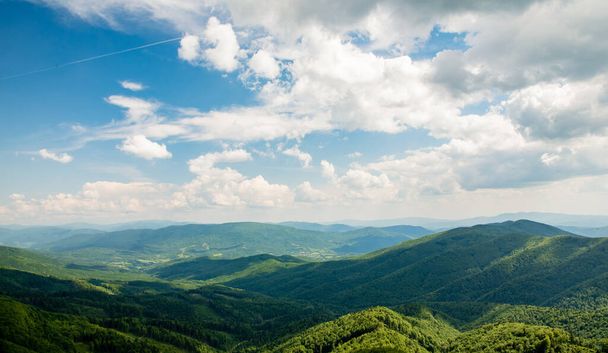 Jižní panorama z hory Jaraba skala v Bukovských horách na Slovensku Polská hranice. Bieszczady - Fotografie, Obrázek