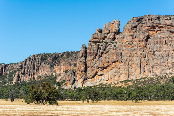 Puszta sziklák Mount Arapiles Victoria, Ausztrália - Fotó, kép