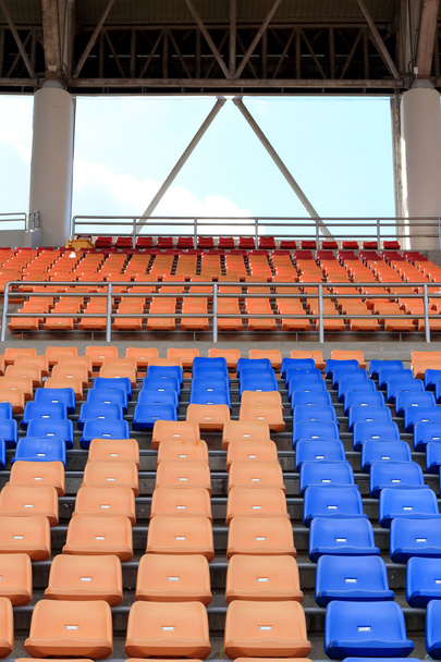 Cadeiras de estádio para futebol esportivo
 - Foto, Imagem