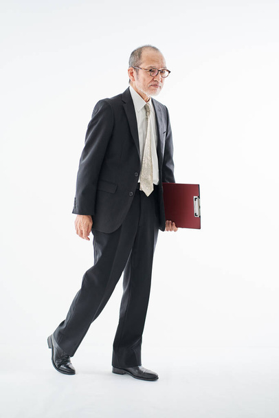 Asiatique homme posant sur fond blanc - Photo, image