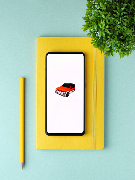 Assam, Indie - 11 października 2020: Dr jazdy logo na ekranie telefonu obraz zapasów. - Zdjęcie, obraz