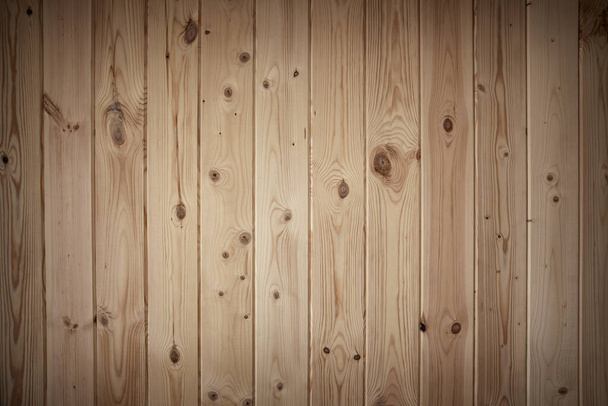 fragment d'une clôture faite de vieilles planches de bois avec des restes de peinture et de clous, texture naturelle, fond - Photo, image