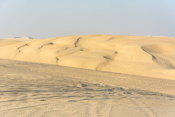 Sand dunes in Khor Al Adaid desert in Qatar. - Фото, изображение