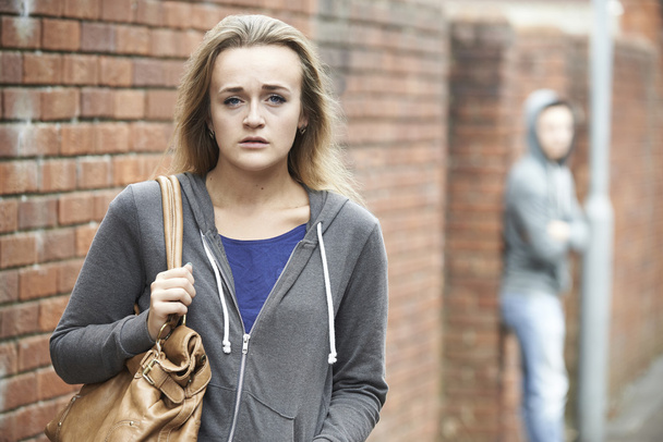 Teenage Girl Feeling Intimidated As She Walks Home - Fotoğraf, Görsel
