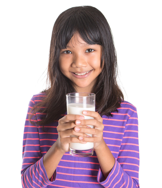 Ασιατικές κοπέλα με γάλα - Φωτογραφία, εικόνα