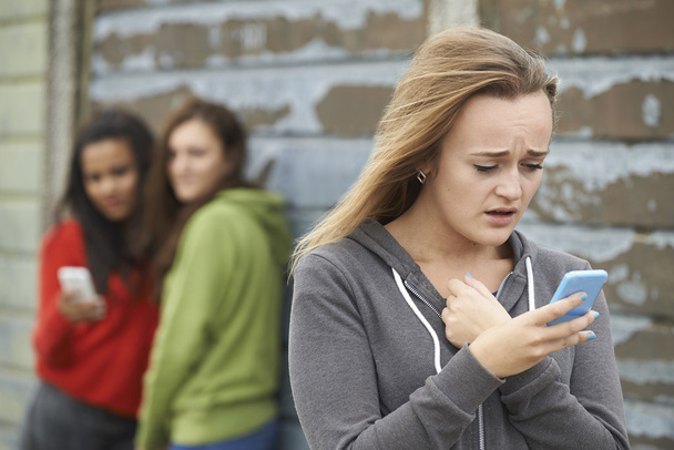Teenage Girl Being Bullied By Text Message - Zdjęcie, obraz