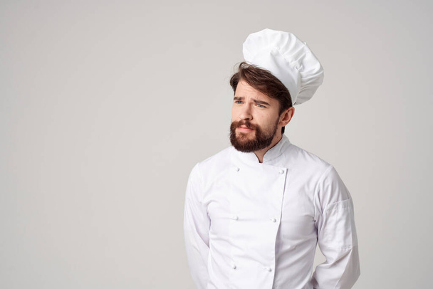 Человек шеф-повар униформа Кулинарные эмоции изысканный изолированный фон - Фото, изображение