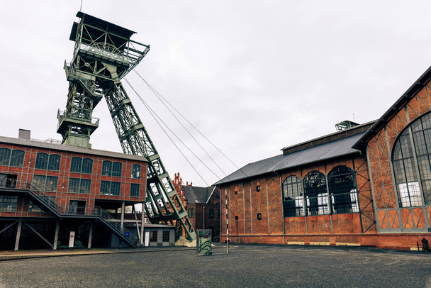 DORTMUND - 04. DEZEMBER 2021: Das LWL-Industriemuseum Zollern ist ein stillgelegtes Steinkohlebergwerk im Nordwesten der Stadt.. - Foto, Bild