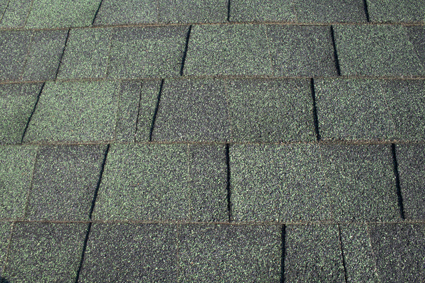 telhas de asfalto verde
 - Foto, Imagem