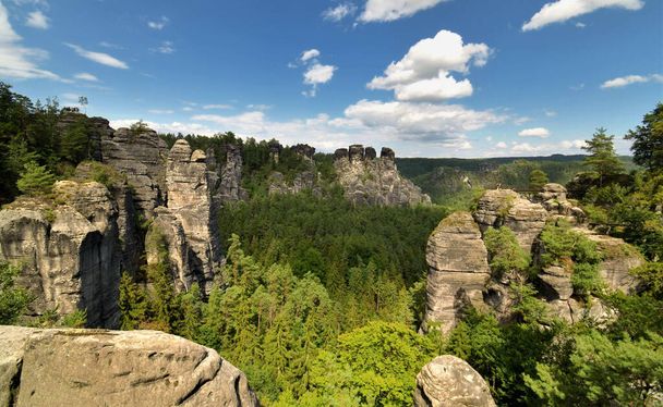A beautiful shot of the Saxon Switzerland National Park in Germany - Foto, afbeelding
