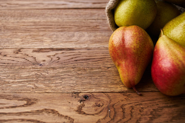 pears on wooden table agriculture vitamins close-up - Foto, imagen