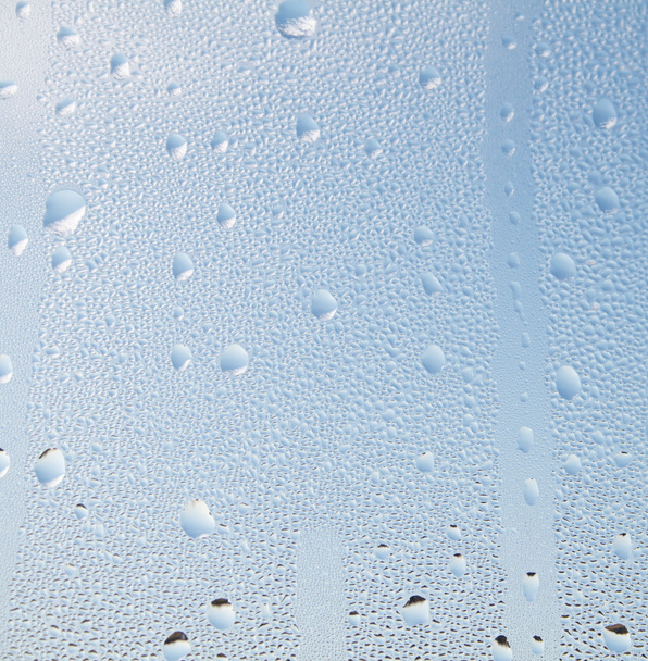 Капли воды на голубом небе
 - Фото, изображение