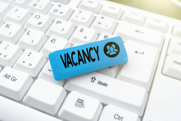 Wyświetlacz koncepcyjny Vacancy. Business concept available paid place in small or big company State of being vacant Writing Comments On A Social Media Post, Typing Ciekawe Nowy artykuł - Zdjęcie, obraz