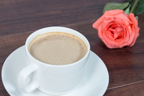 kawa i róże - Zdjęcie, obraz