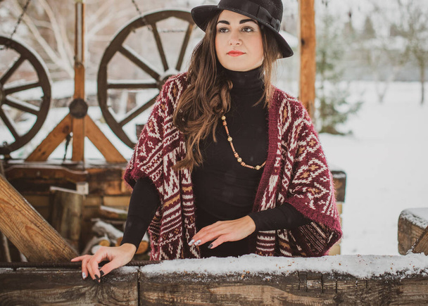 Arabic woman in knitted cloth, casual fashion concept, winter-autumn season - Фото, зображення