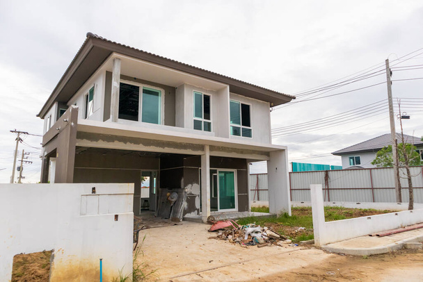 İnşaat alanındaki yeni ev inşaatı devam ediyor - Fotoğraf, Görsel