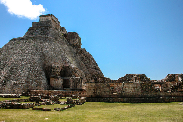 Maya Pyramid, Uxmal - Photo, Image
