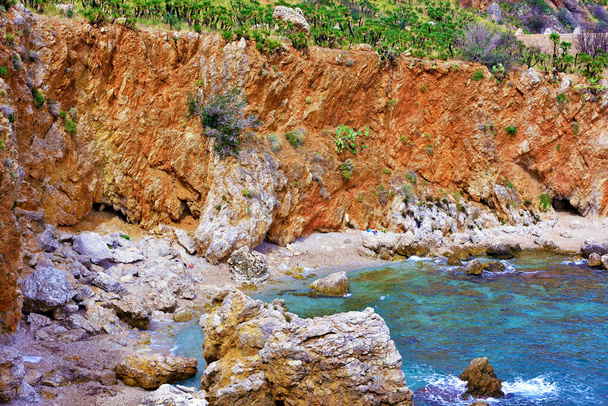 Zingaro自然保護区の海岸パノラマCala berretta e cala della disaシチリアイタリア - 写真・画像