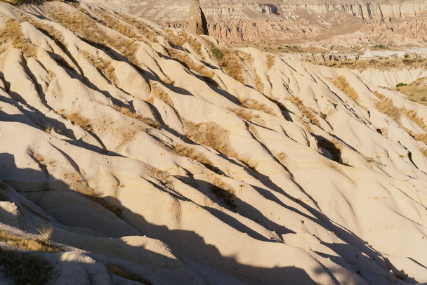 Des montagnes spectaculaires de forme bizzare situées au cœur de la Cappadoce - Photo, image