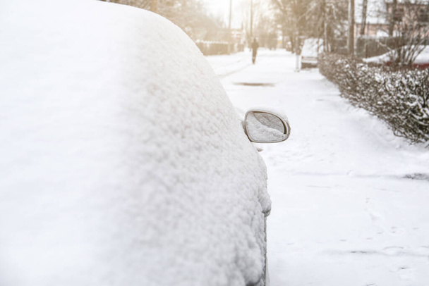 Winter day. Snowy car and road. Cold and slippery - Valokuva, kuva