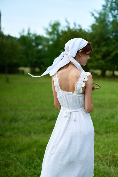 Woman in White Dress Countryside Household Care Nature Russian Tradition - Fotoğraf, Görsel
