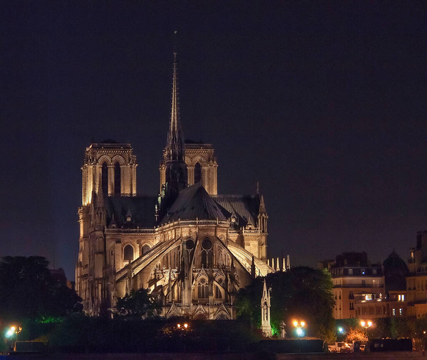 Katedrála Notre Dame de Paris je nejznámější gotická římskokatolická katedrála 1163 - 1345 na východní polovině citačního ostrova v Paříži, Francii, Evropě - Fotografie, Obrázek