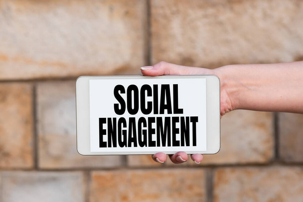 Εννοιολογική λεζάντα Κοινωνική εμπλοκή. Word for Grade of engagement in a online community or society Δυνατότητες φωνητικής και βιντεοκλήσης - Φωτογραφία, εικόνα