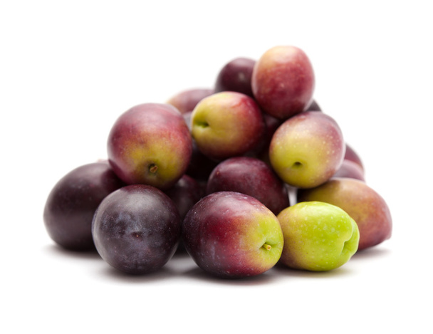 Fresh raw olives isolated on white - Фото, изображение