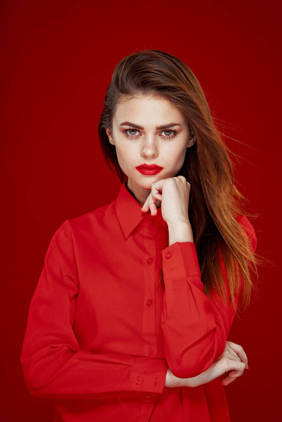 woman in red shirt posing fashion red lips fun - Foto, Imagem