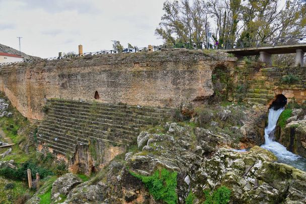 Almonacid de la Cuba Dam presa romana y pasarelas - Foto, Imagem