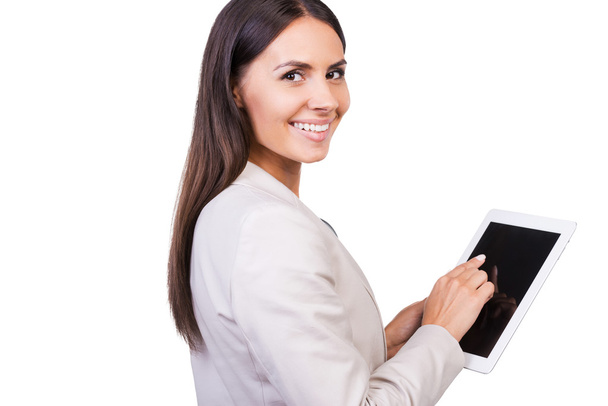 Businesswoman working on digital tablet - Foto, afbeelding