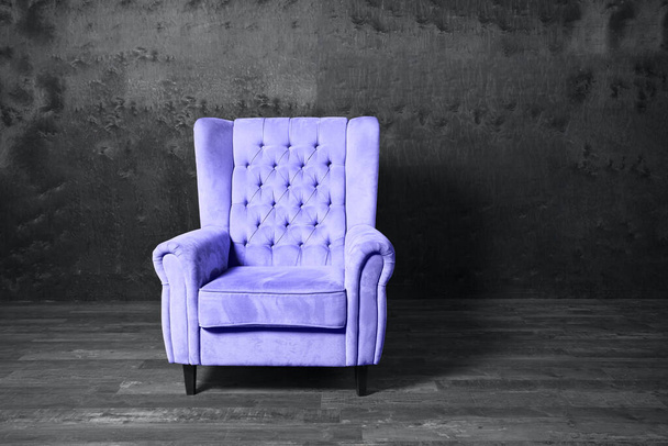 Violet very peri color 2022 armchair over grey background. - Foto, imagen