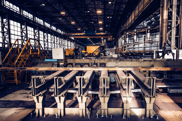 Fabbrica di ferro e acciaio o tubo mulino situato a Taganrog Sud della Russia - Foto, immagini