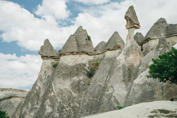 Zelt Szabadtéri Múzeum. Egyedülálló geológiai képződmények Zelt völgyben, Cappadocia, Közép-Anatólia, Törökország. Kiváló minőségű fénykép - Fotó, kép
