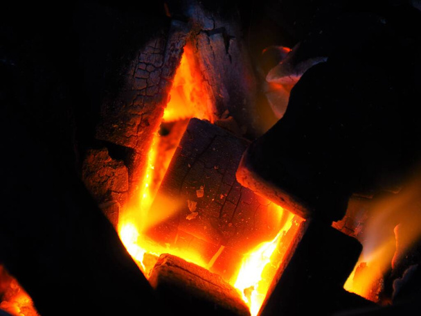 Foto di una fiamma in un forno - Foto, immagini