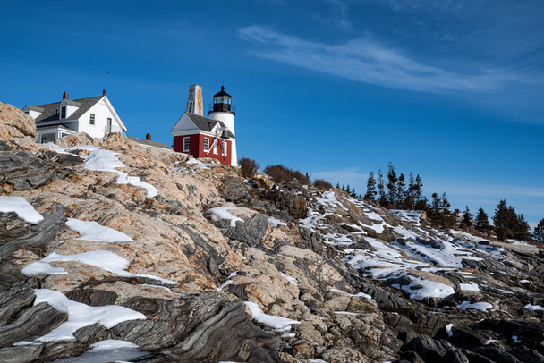 Pemaquid Point Lighthouse and Keepers House  during winter, Maine, USA - Foto, afbeelding